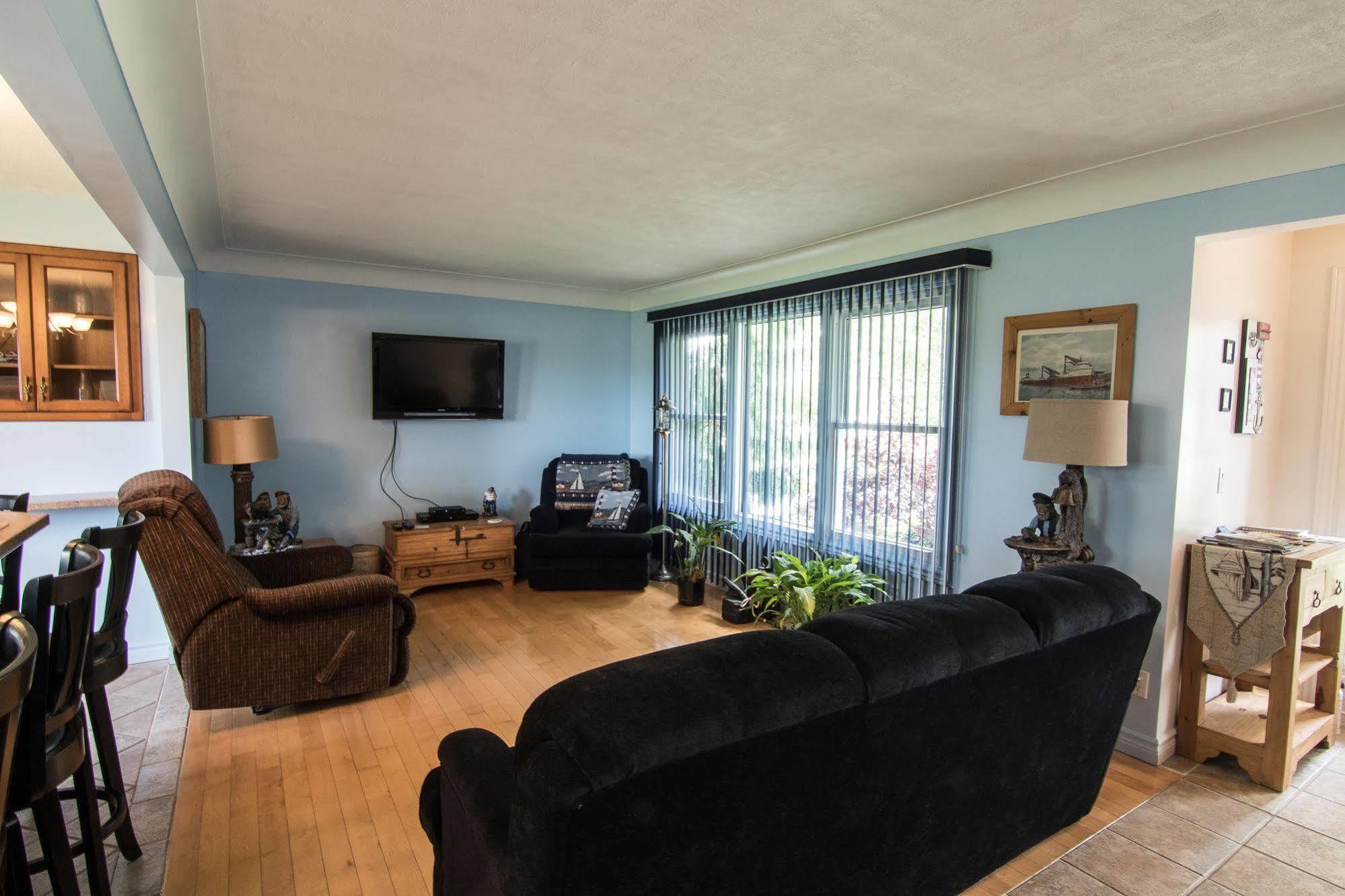 Apartment Anchors Away